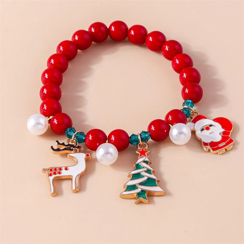 Kerst armband met kralen, rendier en kerstboom bedels voor dames