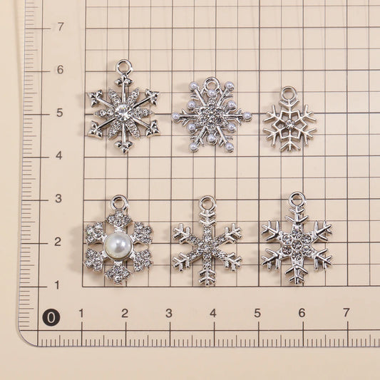 Kerst hanger sneeuwvlok charme met parel en zirkonia – 10 stuks - diverse kleuren en opties