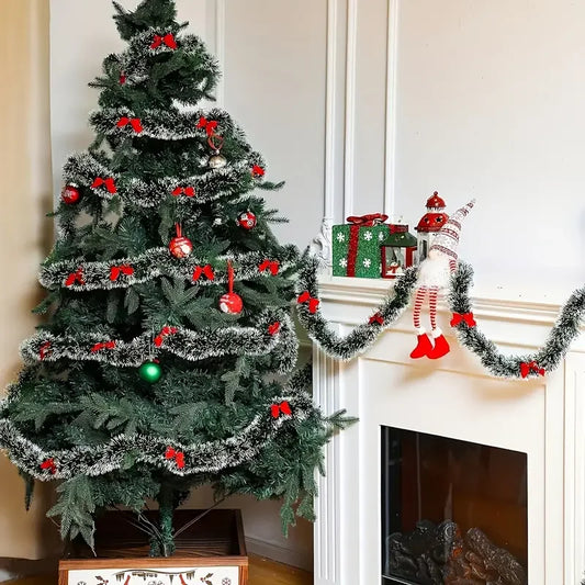 Kerst Guirlande met Strik en Glanzend Lint – Groene Decoratieve Slinger voor Boom, Krans en Feestdecoratie