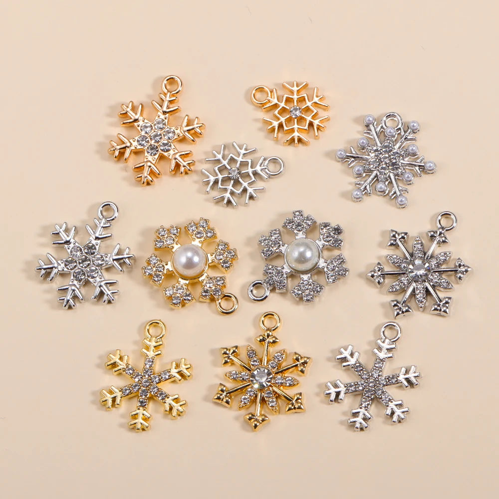 Kerst hanger sneeuwvlok charme met parel en zirkonia – 10 stuks - diverse kleuren en opties