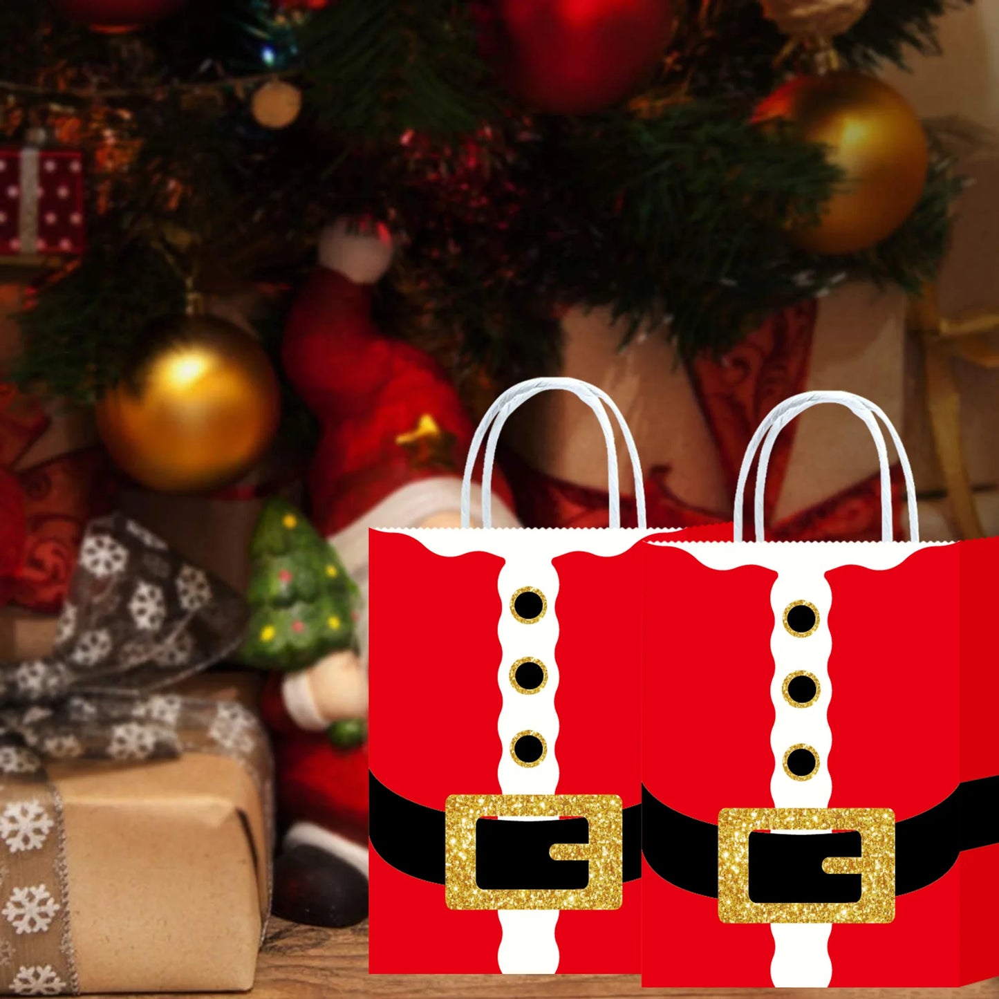 Kerst cadeauverpakking rode kerstman papieren tassen voor feest en geschenken