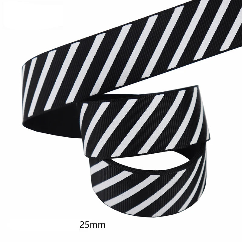 Kerst cadeauverpakking diagonaal gestreept lint voor feestelijke decoratie