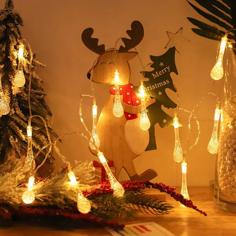 Verlichte Kerst slinger druppelvorm LED lichtjes voor sfeervolle decoratie