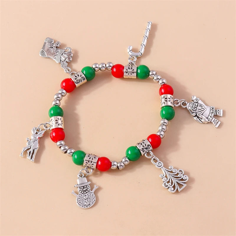 Kerst armband met kralen, rendier en kerstboom bedels voor dames