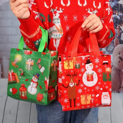 Kerst cadeau verpakking – Herbruikbare stoffen tas met kerstman of sneeuwpop ontwerp