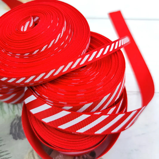 Kerst cadeauverpakking diagonaal gestreept lint voor feestelijke decoratie