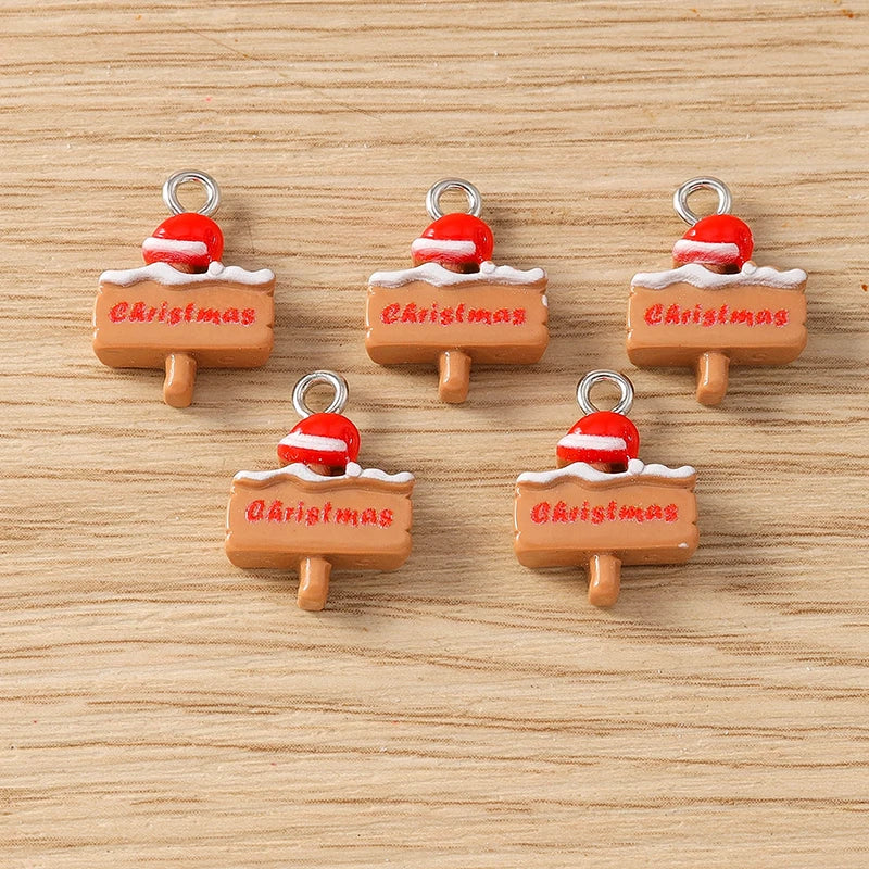 Kersthangers voor ketting of armband – 10 schattige hars bedels met kerstman en rendier