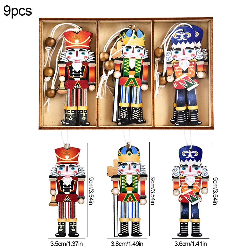 Kerstboom ornament houten gingerbread man en kerstgnomen hangers