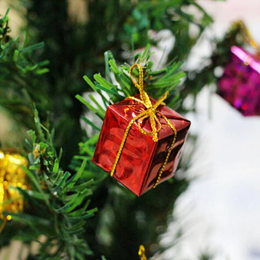 Kersthanger Set van 12 Mini Cadeaudoosjes in Verschillende Kleuren
