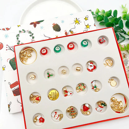 Advent kalender met 24 verrassingen – armband met kerstbedels en sieraden