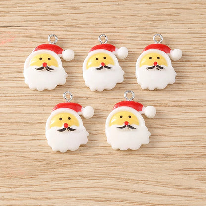 Kersthangers voor ketting of armband – 10 schattige hars bedels met kerstman en rendier