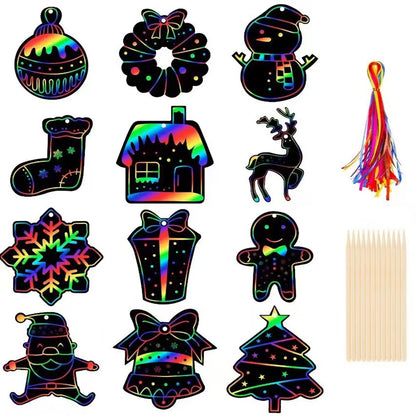 Krastekeningen Kerstset – 12 Magische Regenboog Ornamenten