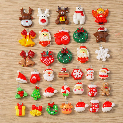 Kersthangers voor ketting of armband – 10 schattige hars bedels met kerstman en rendier