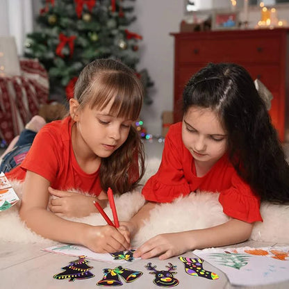 Krastekeningen Kerstset – 12 Magische Regenboog Ornamenten