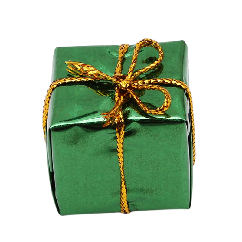 Kersthanger Set van 12 Mini Cadeaudoosjes in Verschillende Kleuren