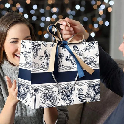 Kerst cadeau verpakking – Luxe bloemen geschenkzak met handvatten voor feestelijke cadeaus