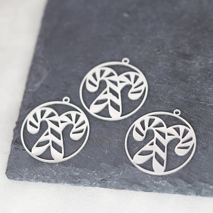 Kerst hangers sneeuwvlok rendier, bel, Kerstboom, Kerstman en meer – vele varianten - 3 stuks